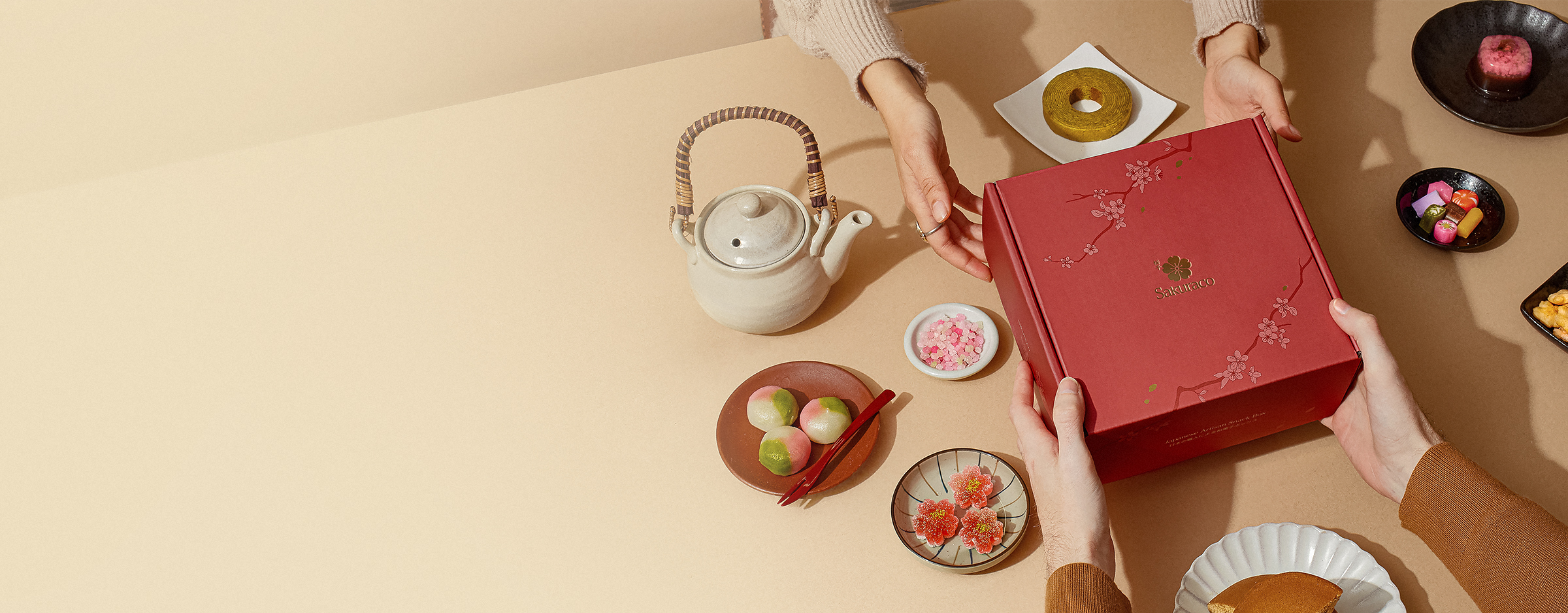 Give someone an experience of authentic Japan with a Sakuraco snack gift box.